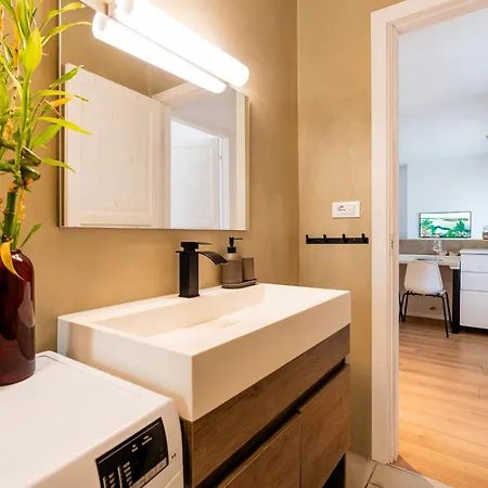 Seaview- Modern By Interhome Apartment