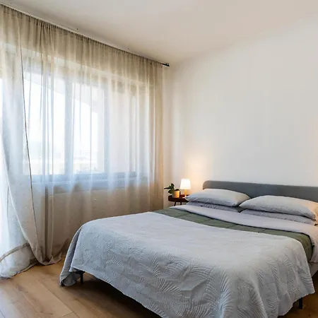 Apartment Seaview- Modern By Interhome