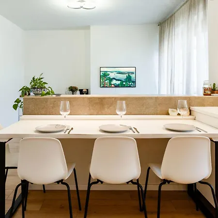Apartment Seaview- Modern By Interhome